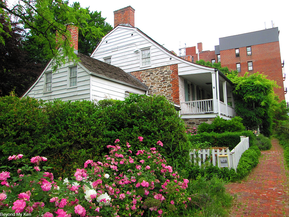 exterior of the Dyckman Farmhouse in Manahttan