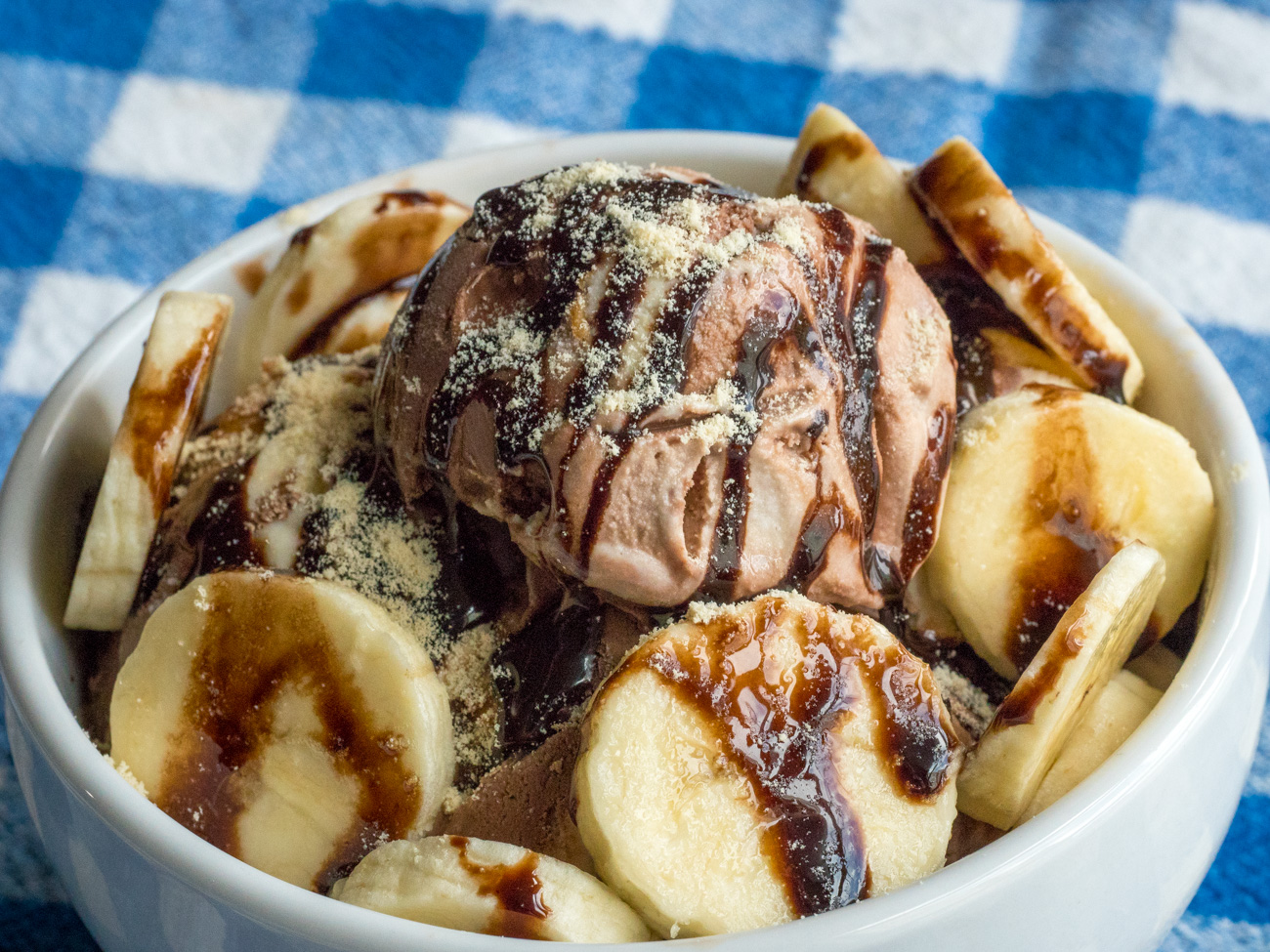 Peanut Butter Banana Dusty Road Sundaes