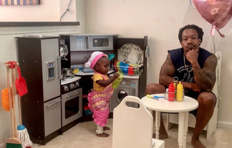 Dad Writes Hilarious Review Of His Daughter’s ‘Restaurant’
