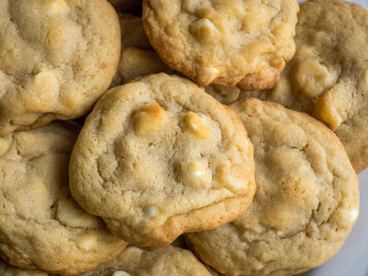 Copycat Mrs Fields White Chocolate Macadamia Nut Cookies 12 Tomatoes