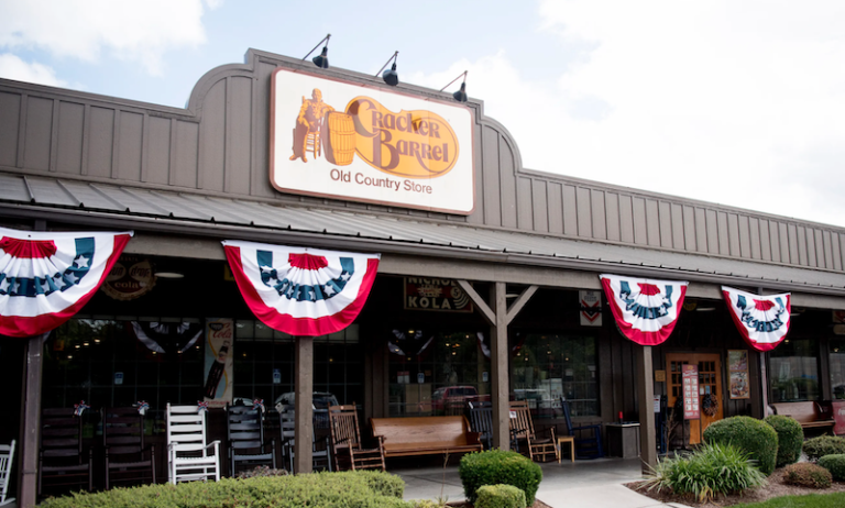 Cracker Barrel To Add Booze To Their Menu For The First Time