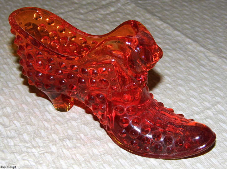 The Story Behind the Iconic Glass Shoes We Grew Up With 12 Tomatoes