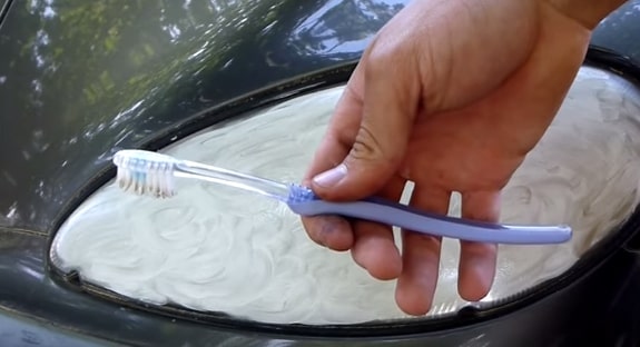 How To Restore A Foggy Car Headlight With Toothpaste