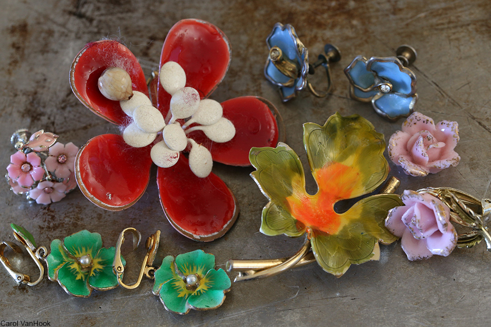 vintage enamel flowers brooches and earrings