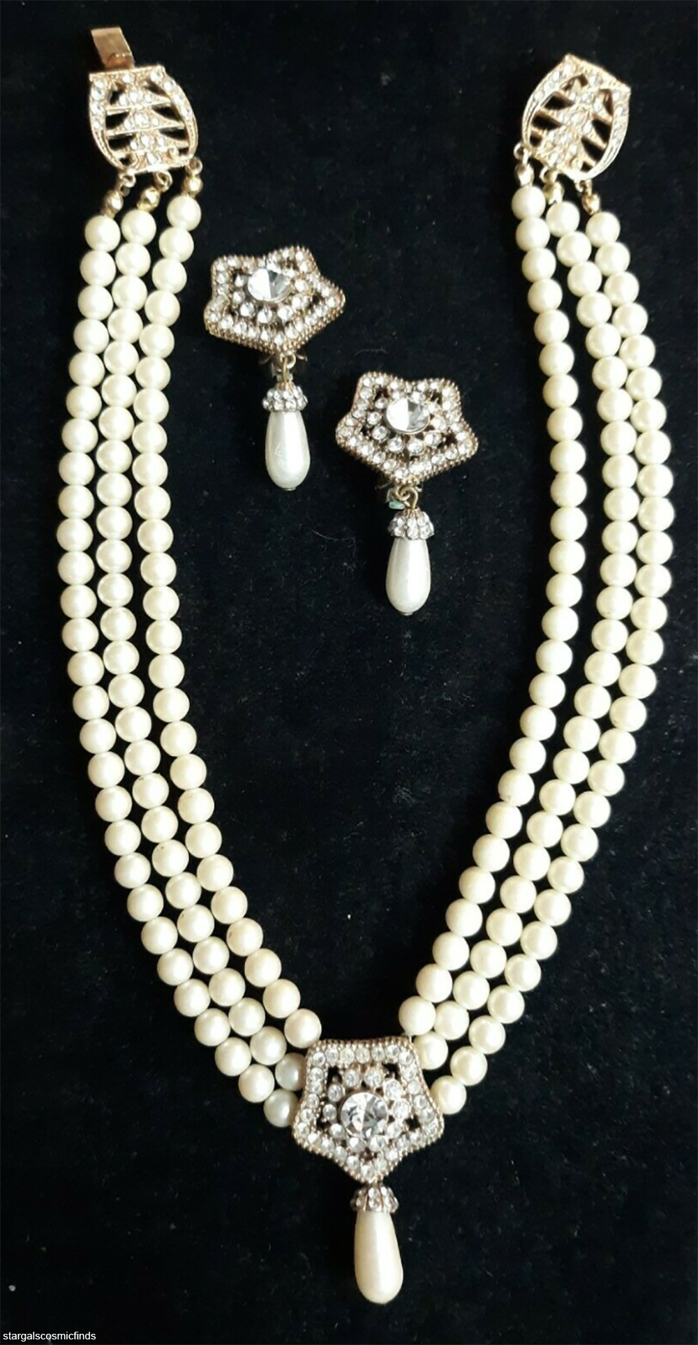 costume jewelry pearl necklace and earring set