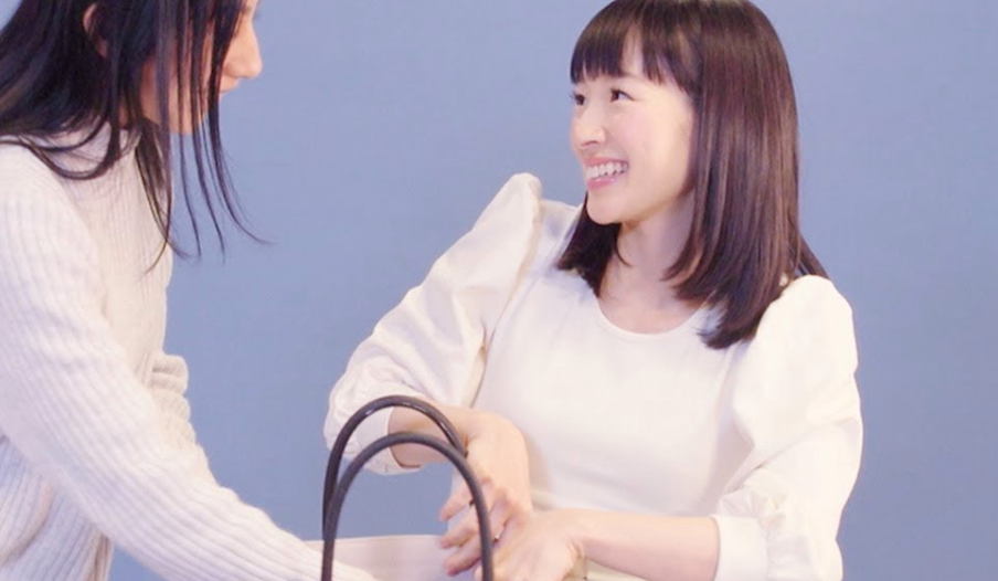 How To Organize Your Handbag According To Marie Kondo - 12 ...