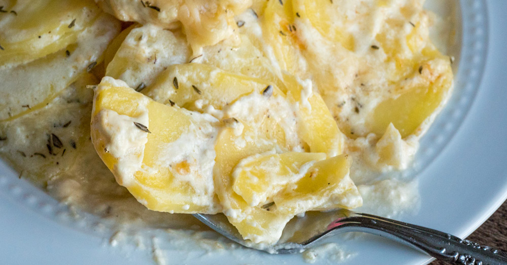 Slow Cooker Scalloped Potatoes with Creamy Cheese Garlic Sauce - An Oregon  Cottage