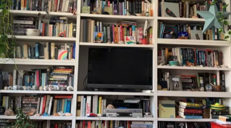 The Internet Is Finding It Impossible To Spot The Cat In This Photo