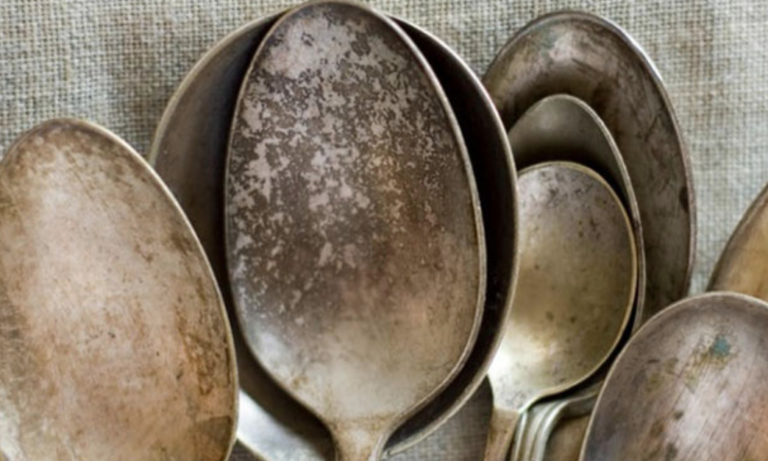 How To Make Tarnished Silver Look Brand New With Salt And Baking Soda