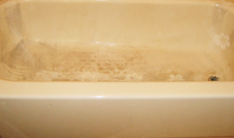 How To Easily Clean A Bathtub Without Store Bought Cleaners