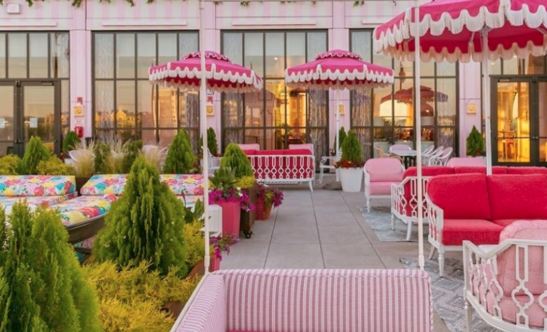 You Can Now Dine At This Dolly-Themed Rooftop Bar In Nashville