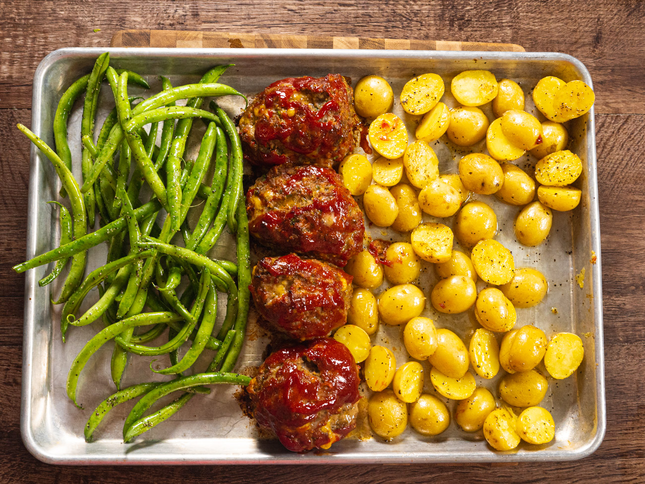 Sheet Pan Mini Meatloaves with Potatoes and Green Beans - Strawberry  Blondie Kitchen