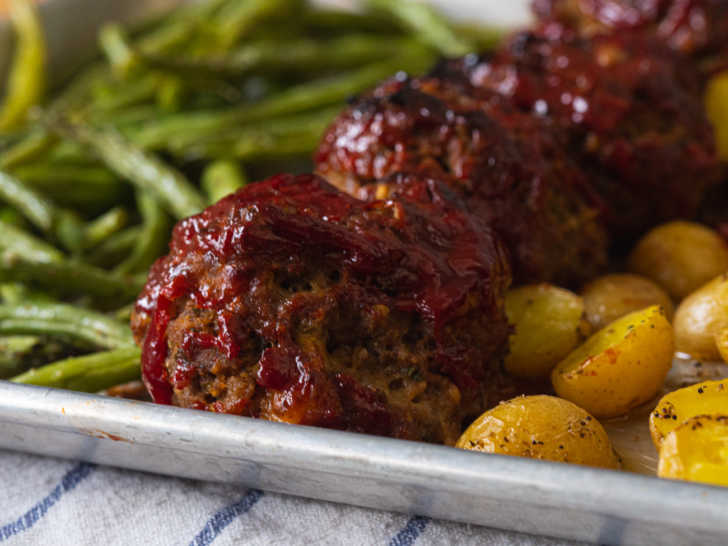 Mini Meatloaf Sheet Pan Dinner