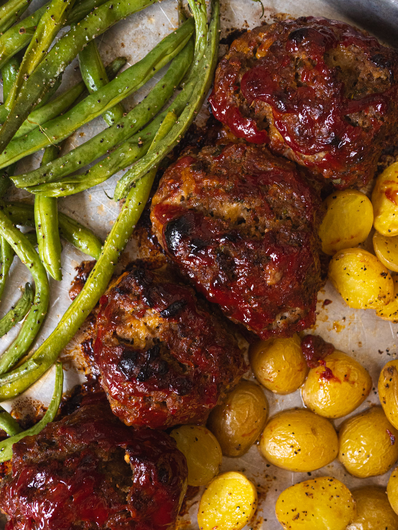 Sheet Pan Mini Meatloaves with Potatoes and Green Beans - Strawberry  Blondie Kitchen