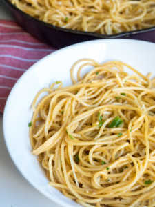 10-Minute Garlic Noodles | 12 Tomatoes