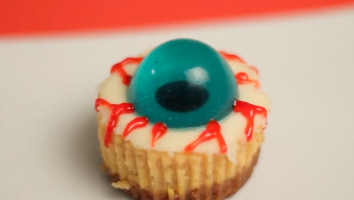 How To Make JellOEyeball Cheesecake Bites For Halloween 12 Tomatoes