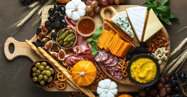 How To Build Your Own Charcuterie Board