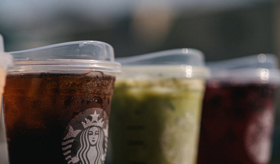 Starbucks Now Offering Strawless Lids For Their Iced Drinks | 12 Tomatoes