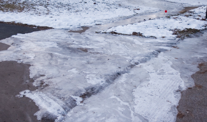 Do Coffee Grounds Melt Ice On Sidewalks?