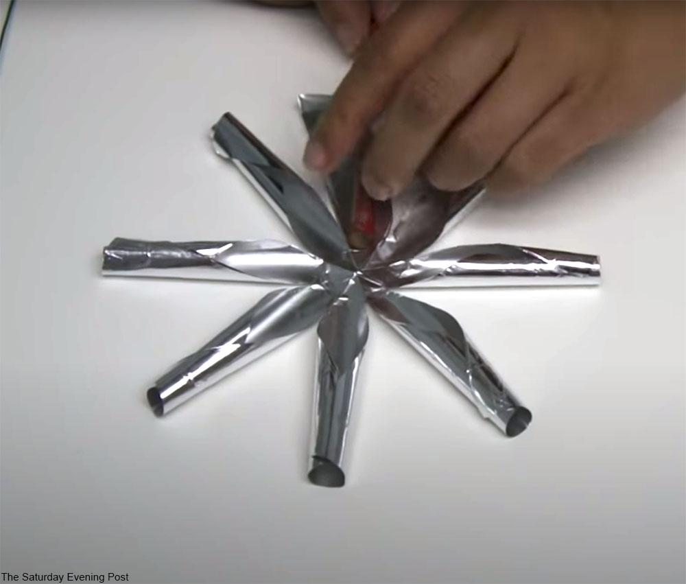 how to make a homemade Christmas tree ornament using aluminum foil
