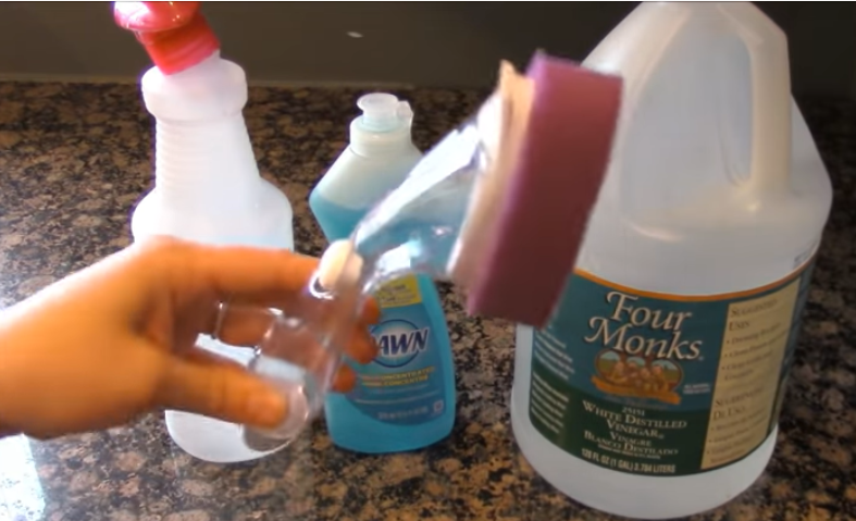 DIY Shower and Tub Cleaner (Amazing Results! 2 ingredients.)