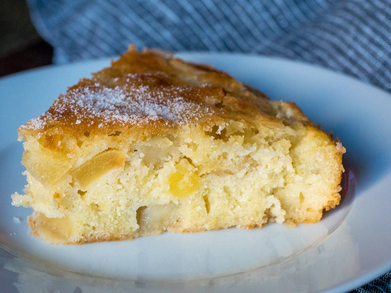 French Apple and Almond Cake %