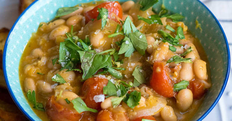 Hearty Roasted Tomato and White Bean Stew