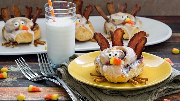 Your Kids Are Gonna Love These Adorable Cinnamon Roll Turkeys