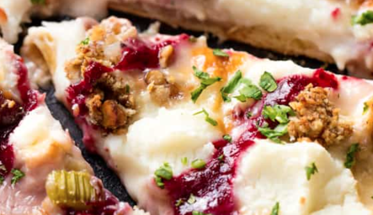 Make A Delicious Pizza Out Of Thanksgiving Leftovers