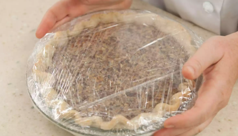 Save Time On Thanksgiving By Making A Pecan Pie In Advance