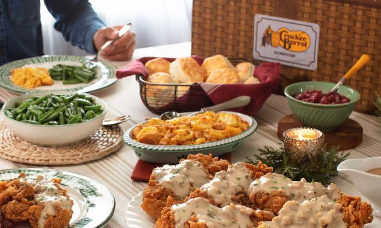 Cracker Barrel Is Offering A Heat And Serve Thanksgiving Dinner