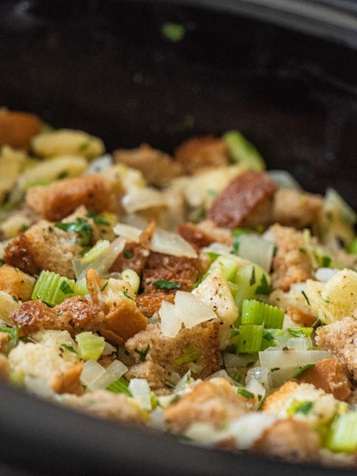 Slow Cooker Stuffing | 12 Tomatoes