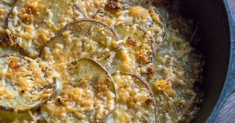 Garlic Skillet Potatoes