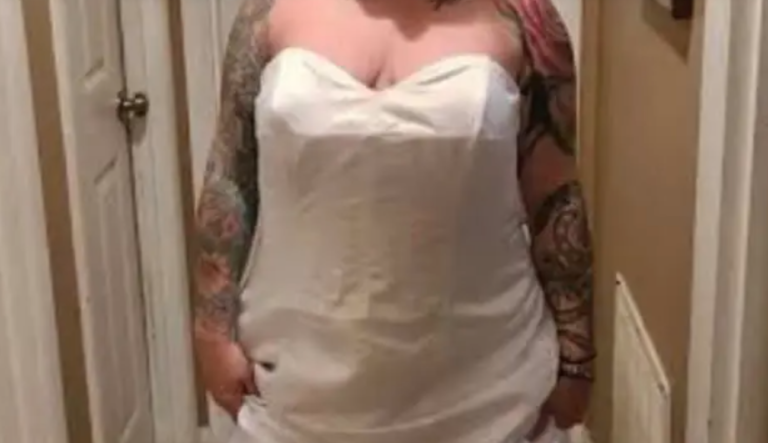 Bride Complains To The Company About Her Wedding Dress Not Realizing It’s Inside Out