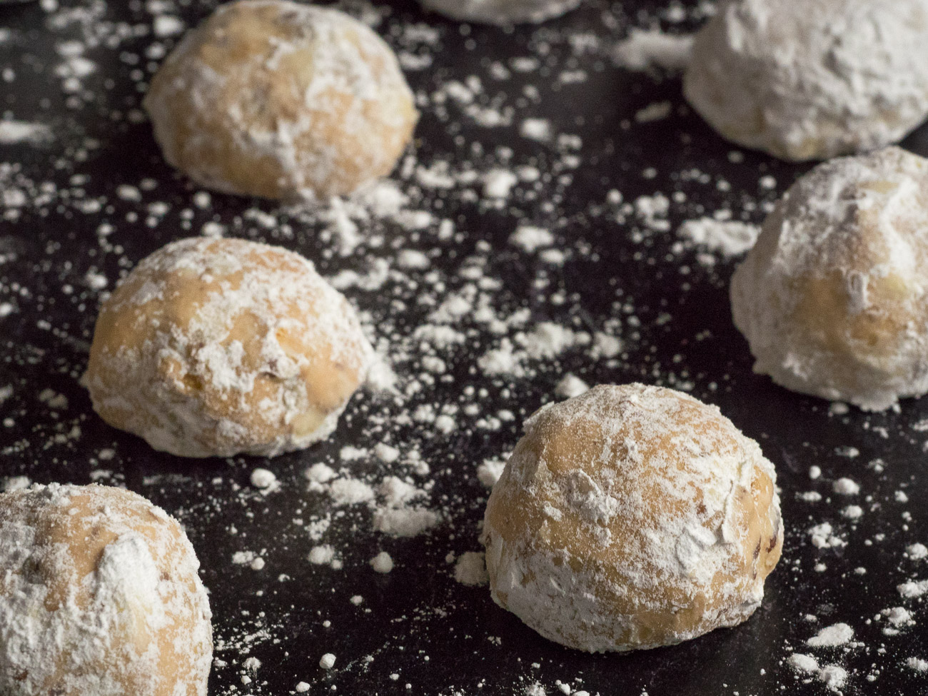 Georgia O'Keeffe's Pecan Butterballs