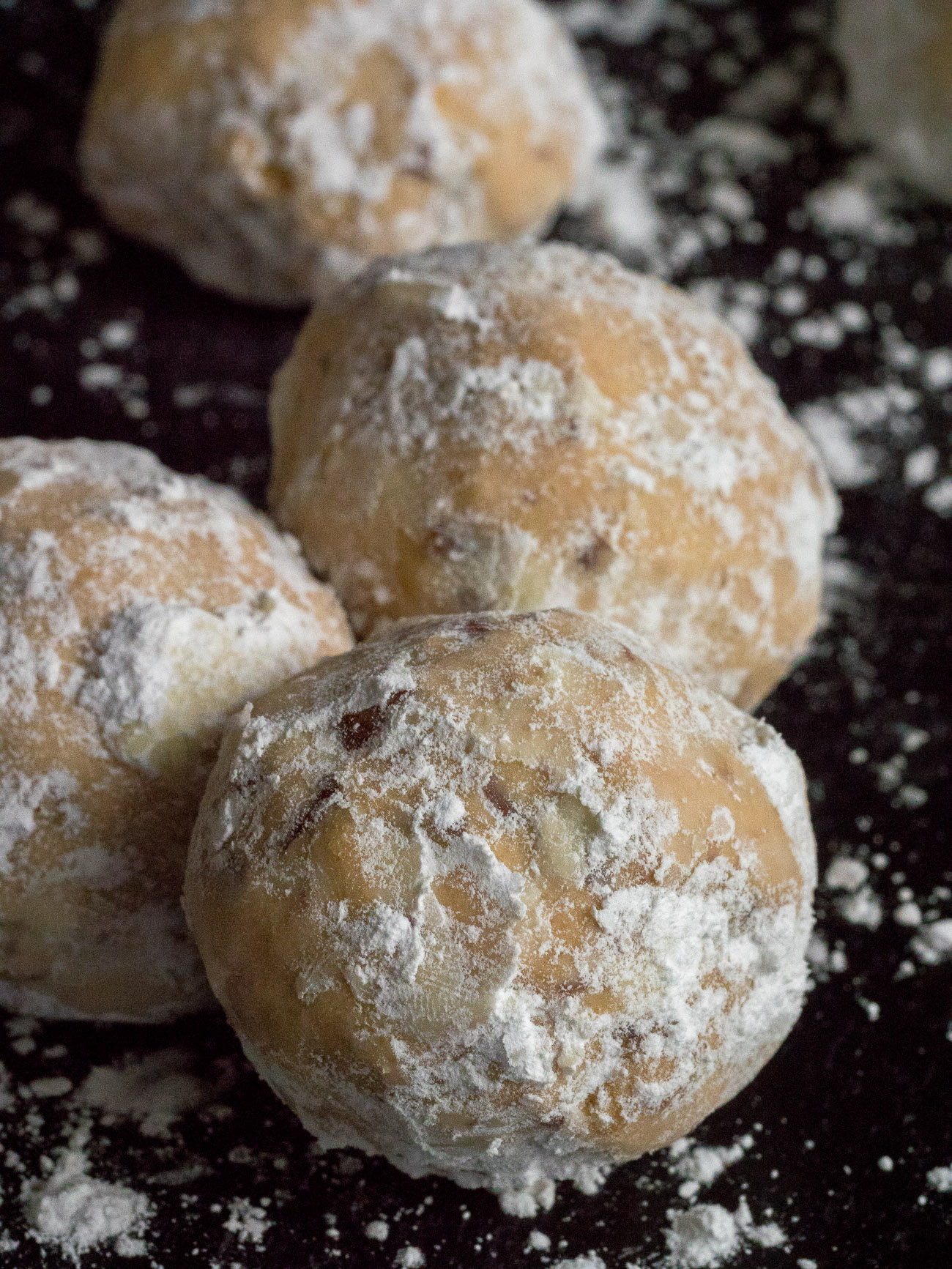 Georgia O'Keeffe's Pecan Butterballs