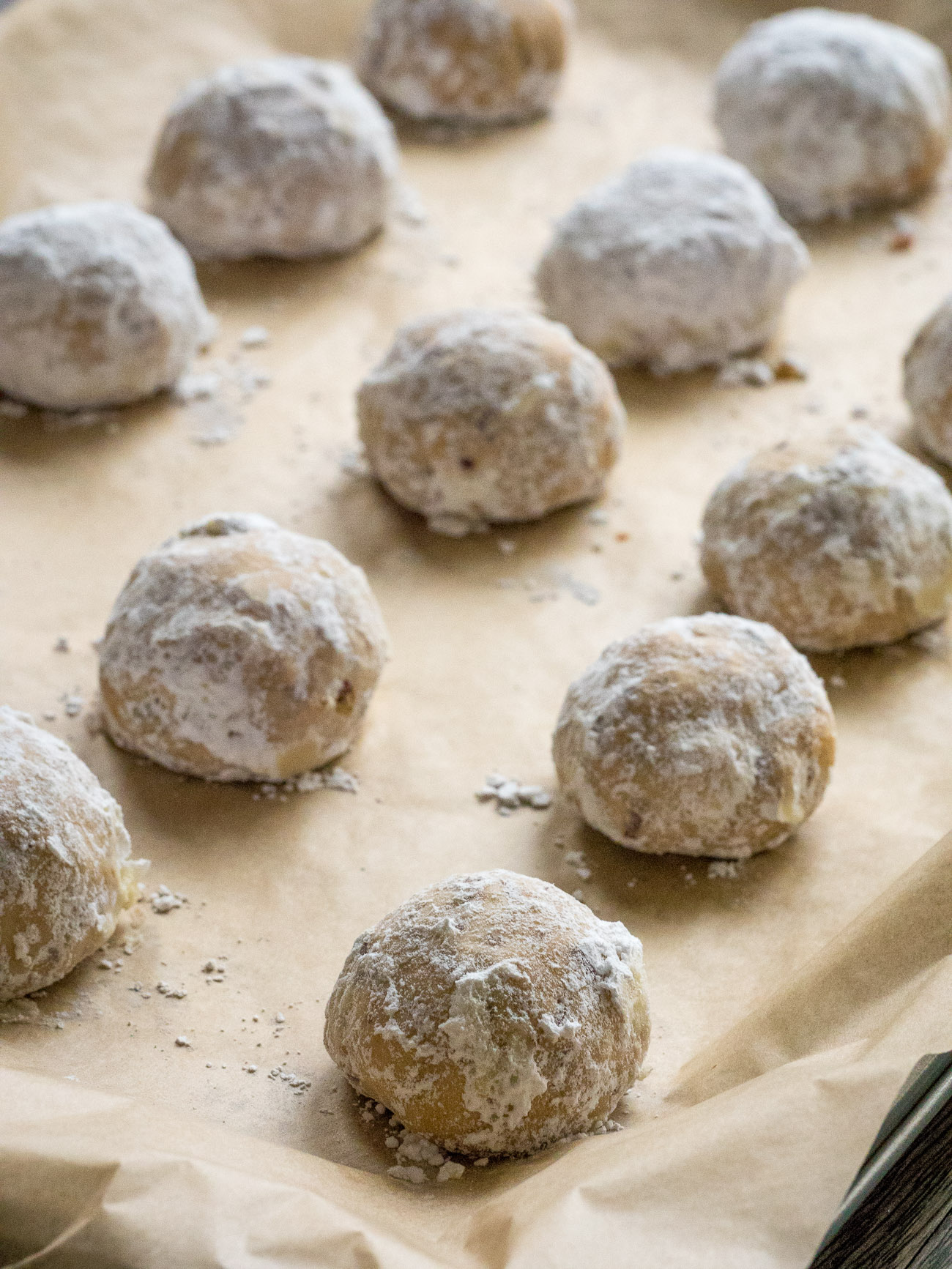 Georgia O'Keeffe's Pecan Butterballs