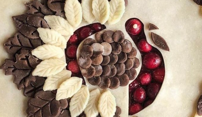 Baker Creates Beautiful Thanksgiving-Themed Pies
