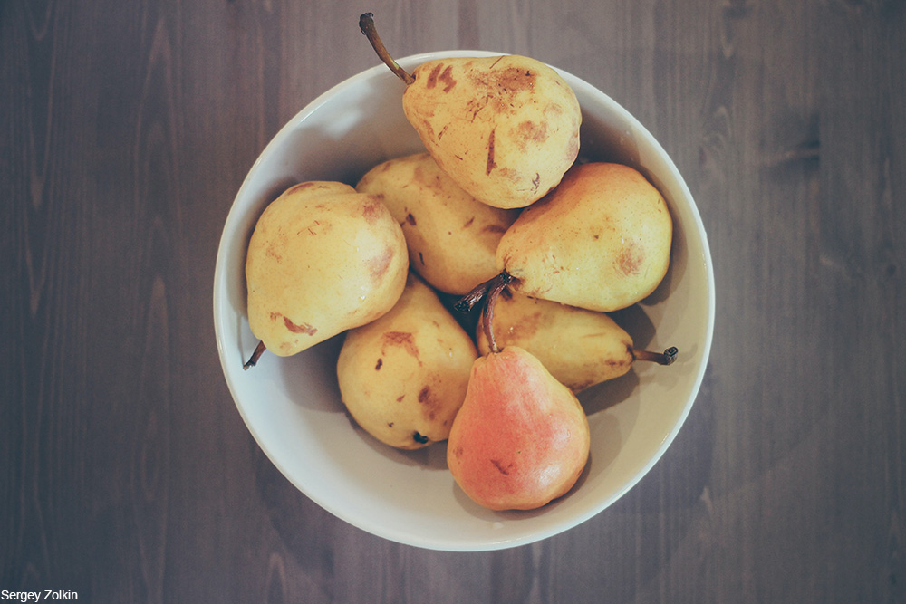 bowl of pears