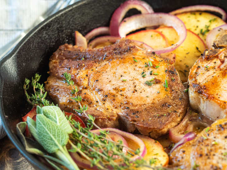 One Pan Pork Chops and Apples | 12 Tomatoes