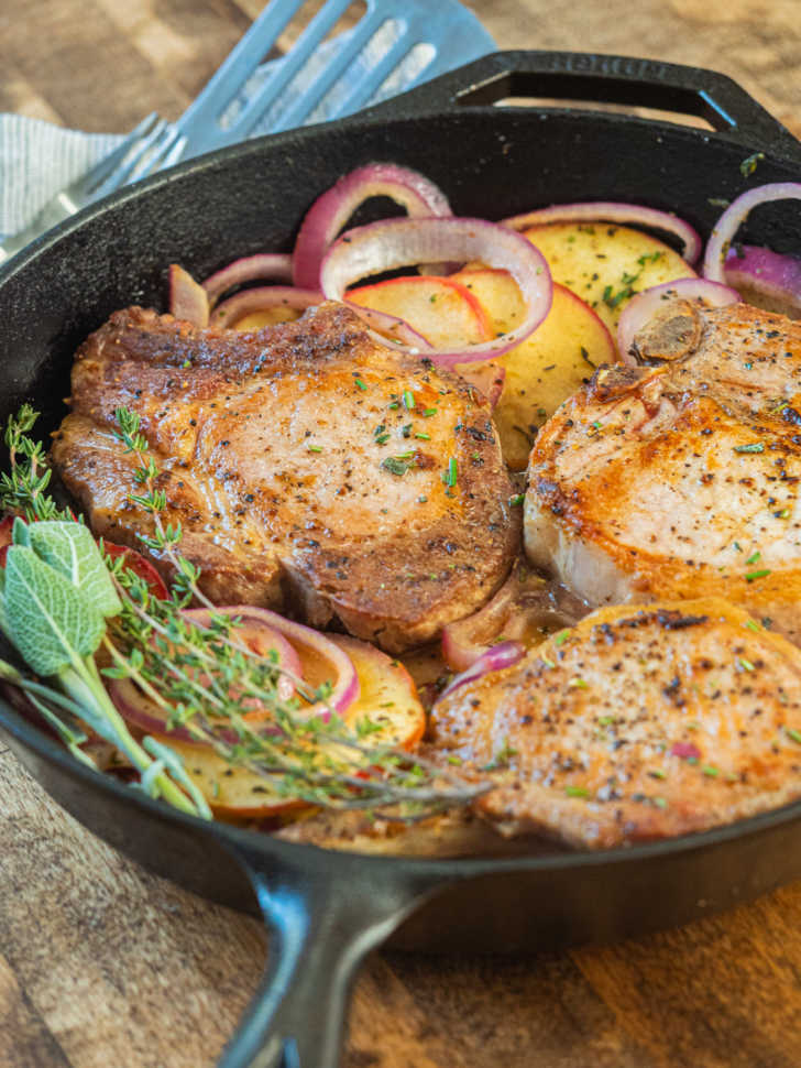 One Pan Pork Chops and Apples | 12 Tomatoes