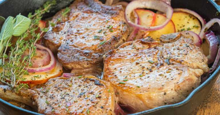 One Pan Pork Chops and Apples