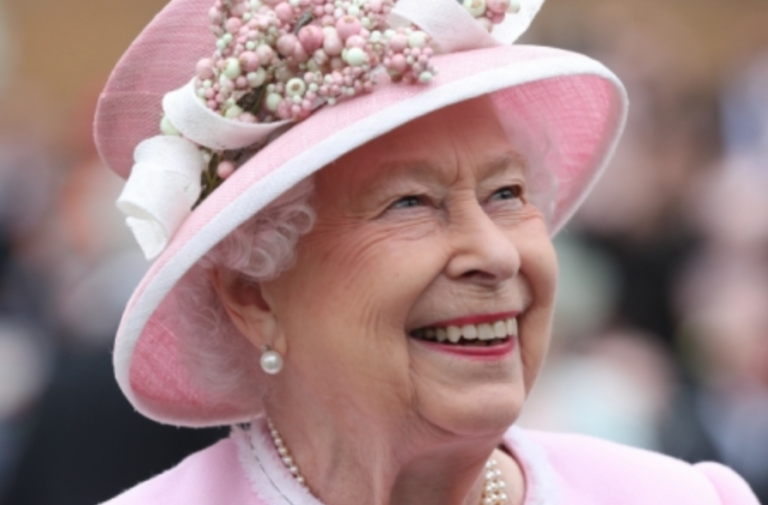 The Queen Of England Is Looking For A New Personal Assistant
