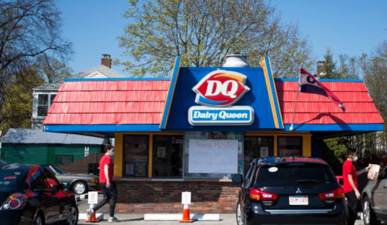Over 900 People Did A ‘Pay it Forward’ Order Chain At A Dairy Queen