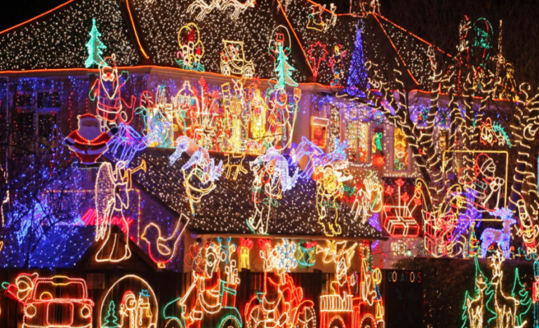 This App Helps You Find The Best Decorated Holiday Homes