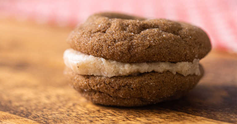 Gingerdoodle Sandwich Cookies