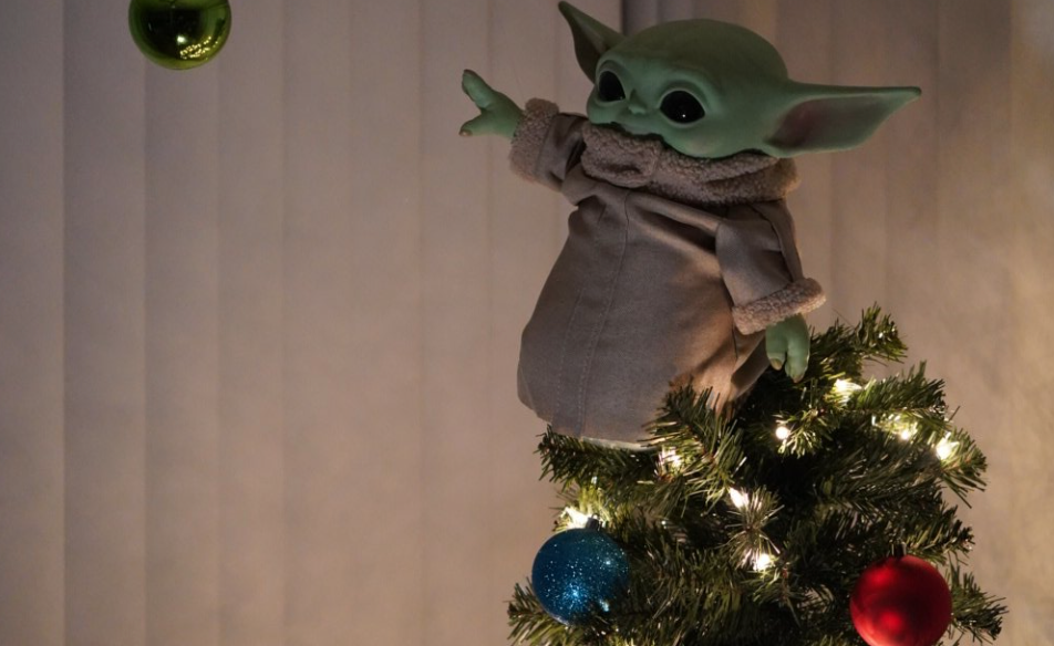 Many People Are Putting Baby Yoda As A Christmas Tree Topper This Year ...