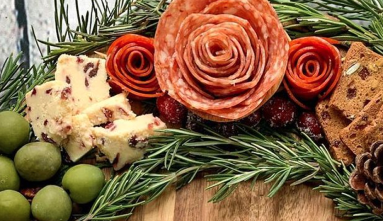 Christmas Wreath Charcuterie Boards Are Popping Up All Over Instagram