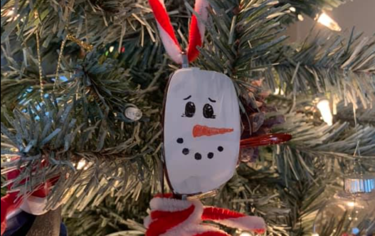 Woman Makes A Christmas Ornament Using Her Late Husband’s Glasses