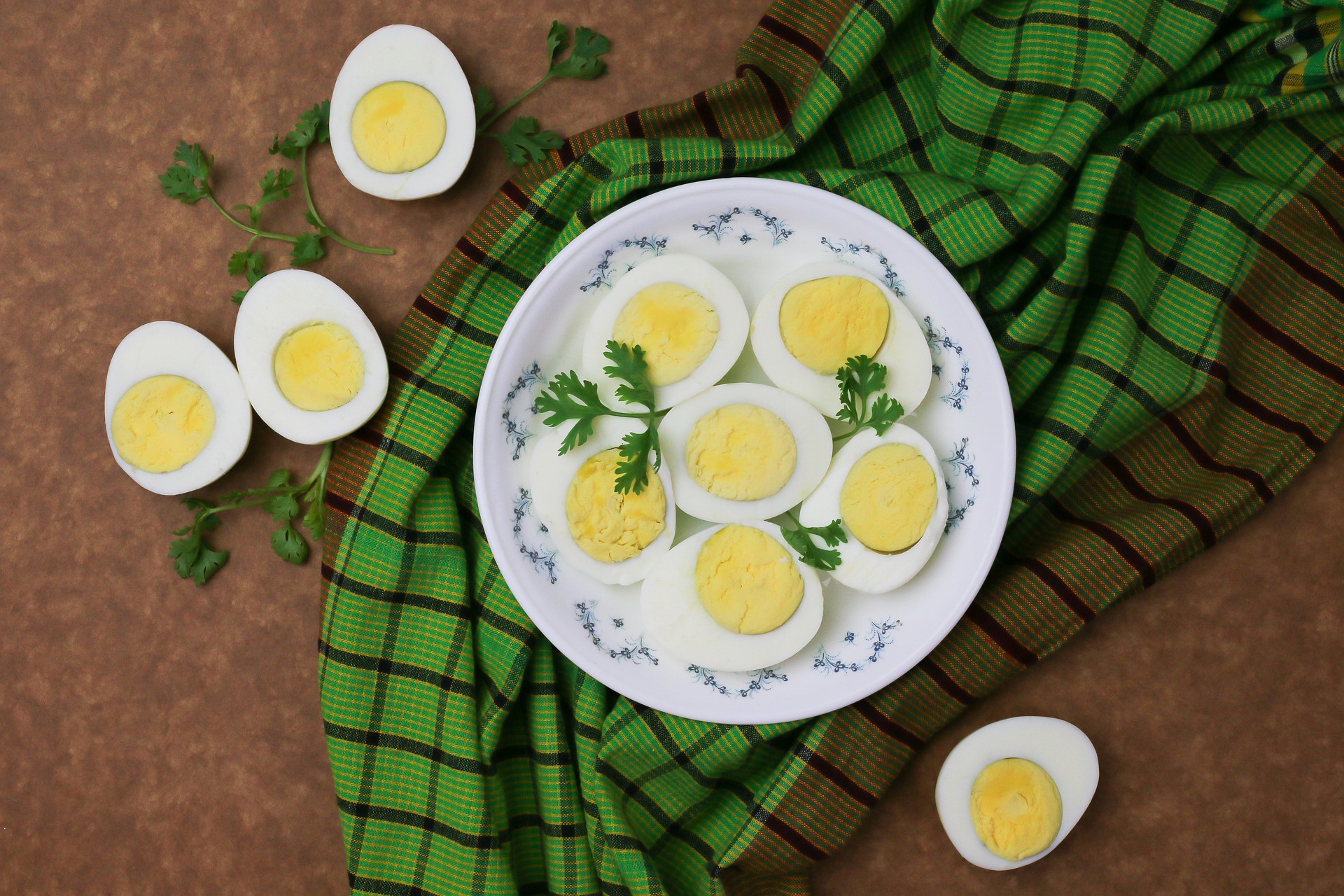 why-do-hard-boiled-eggs-have-a-green-ring-around-the-yoke-12-tomatoes